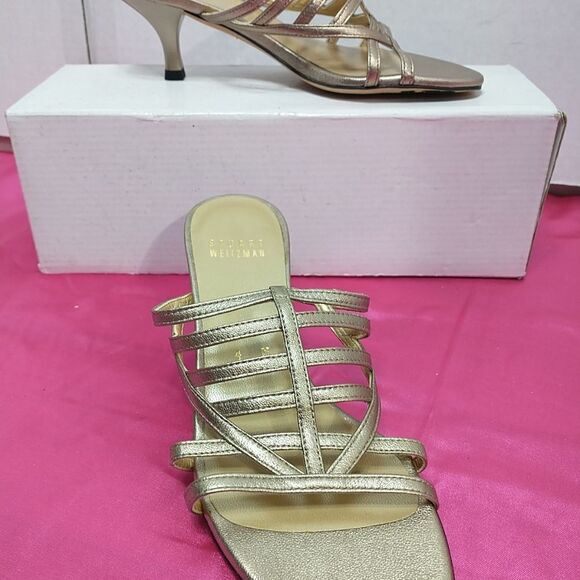STUART WEITZMAN Women's SZ 4M Gold Sandals . Condition is Pre-owned - Picture 1 of 11